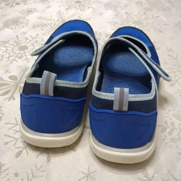 Lands End women’s boat shoes with Velcro strap - Picture 7 of 8